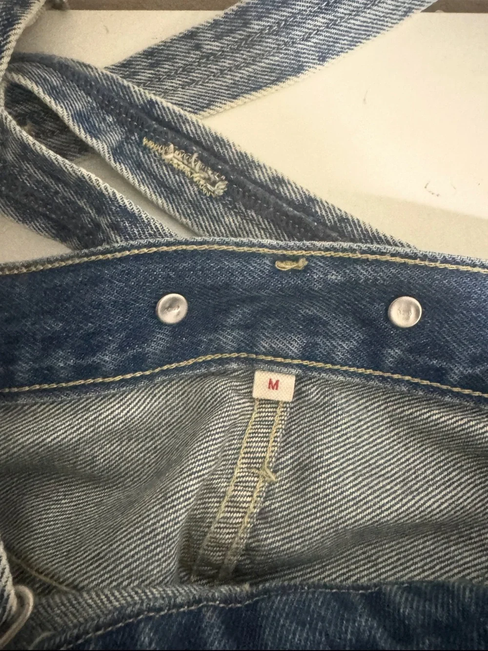 Levi's Women's Distressed Denim Overalls Size Medium - Picture 7 of 10